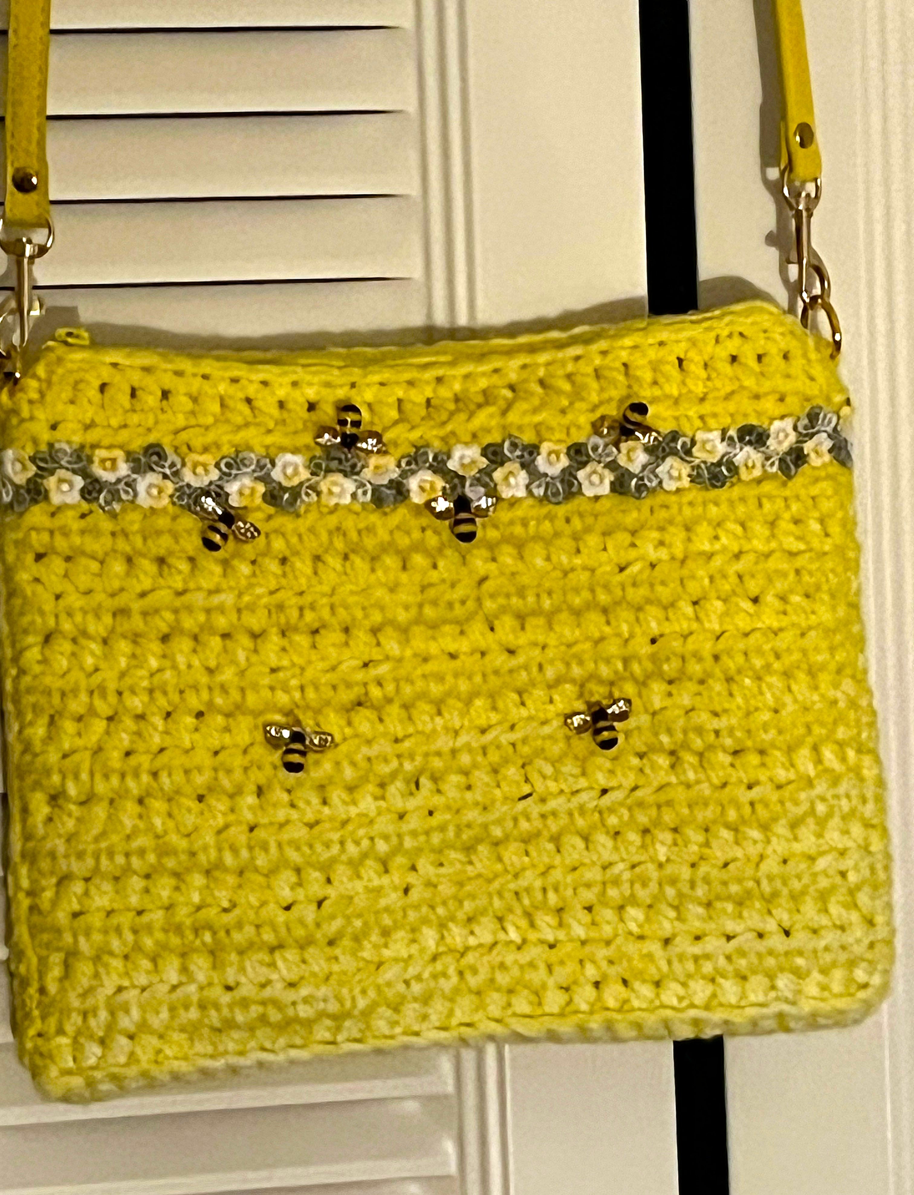 Yellow/white Bumblebee Crocheted Purse